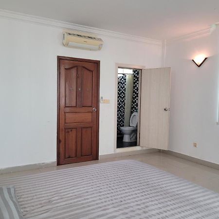 Yana House Phnom Penh Hotel Luaran gambar