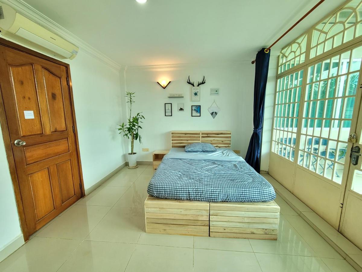 Yana House Phnom Penh Hotel Luaran gambar