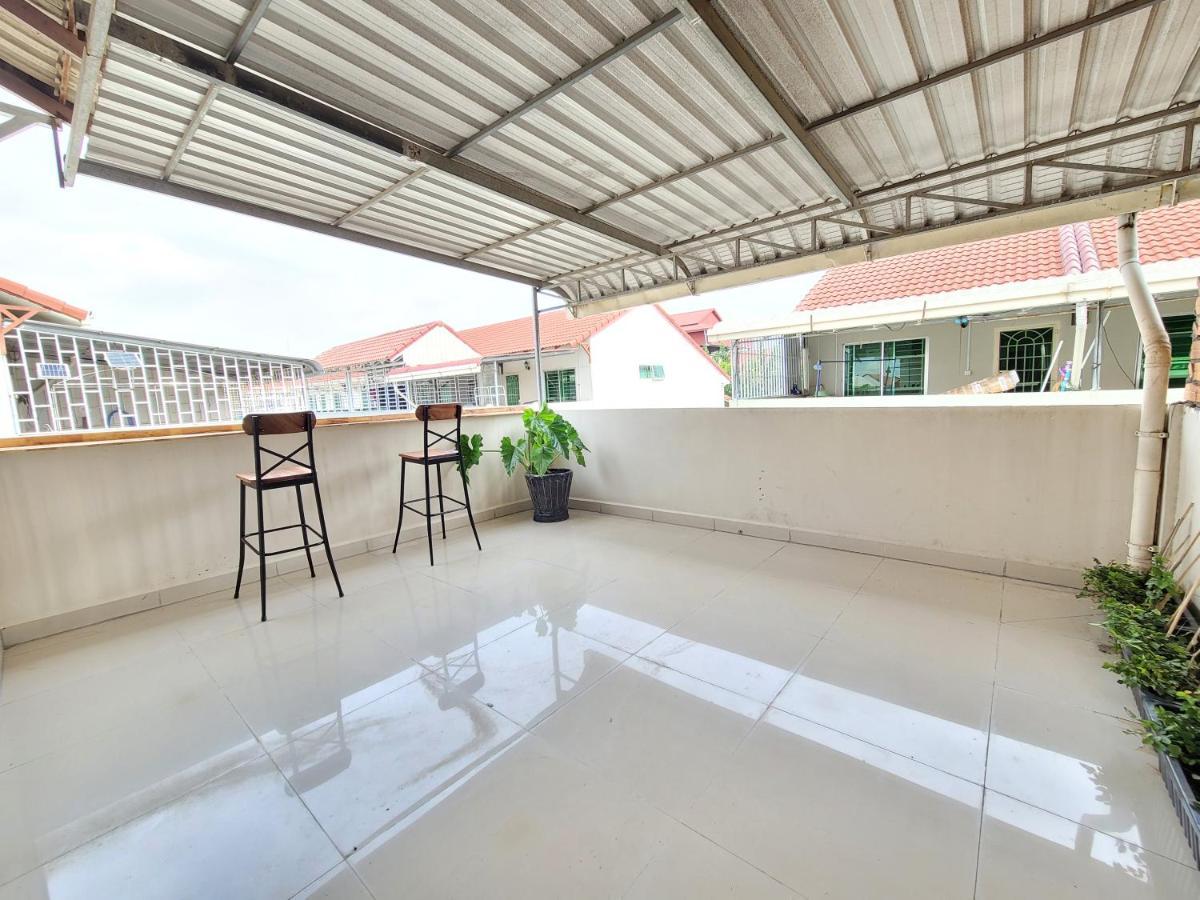 Yana House Phnom Penh Hotel Luaran gambar